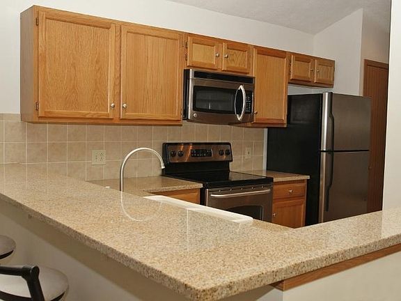 3rd image of 1235 Rivercrest Dr S #E