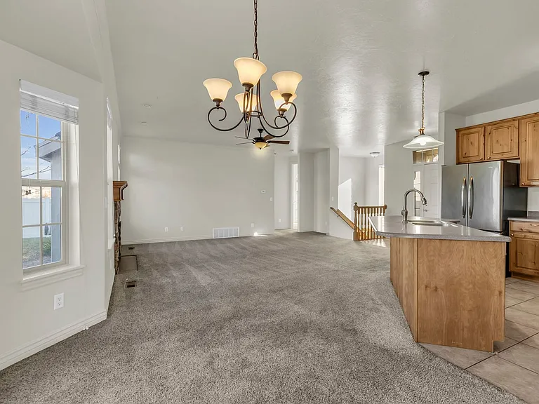832 E Michie Ln — Photo 11