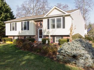 225 Roth Ave, Taneytown, MD 21787