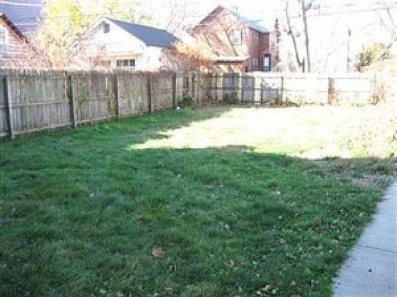 3rd image of 1856 W 50th St