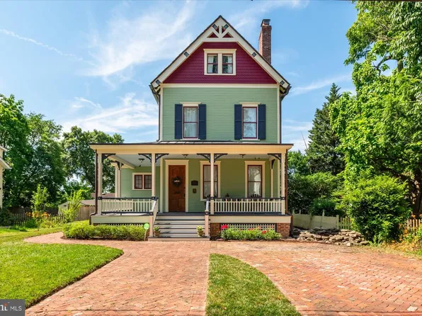 4711 Oliver St, Riverdale, MD 20737