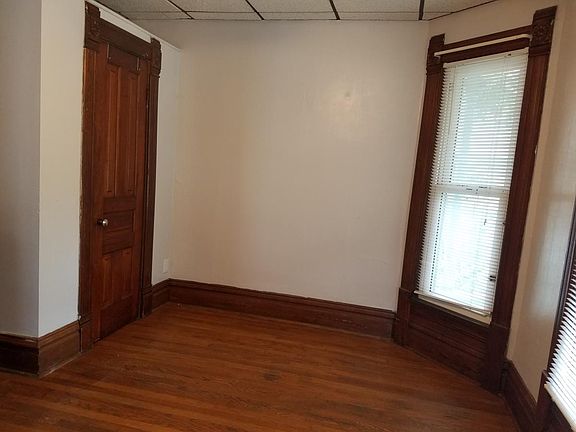 4th image of 1575 Coit Ave NE APT 1