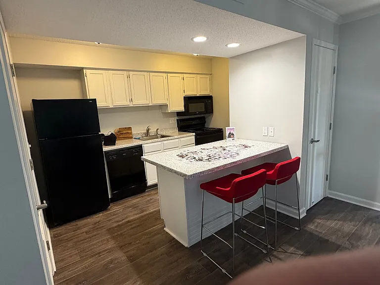 The Vibe at 8035 Apartments — Photo 28