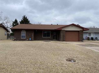 715 Quapaw Dr, Enid, OK 73701