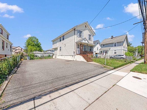 2nd image of 167 Manning Ave