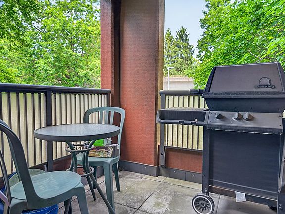 2nd image of 5288 Melbourne St #208