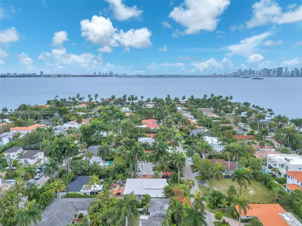 7701 Center Bay Dr, North Bay Village, FL 33141
