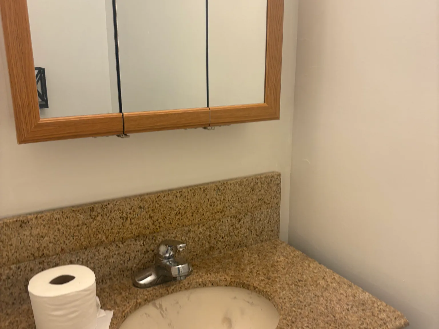 2 bed, 1.5 bath, 1200 sqft, $750 — Photo 3