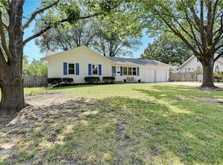 712 SE Douglas St, Lees Summit, MO 64063