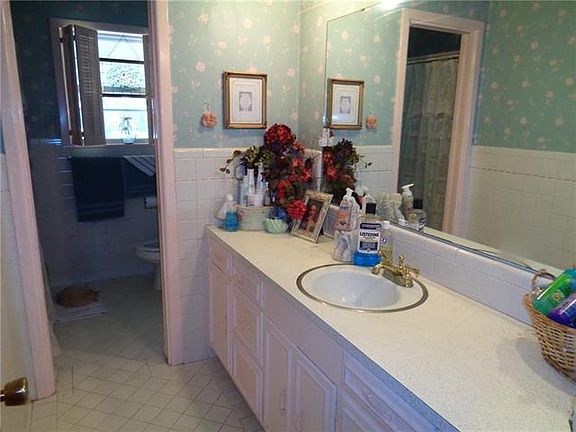 2nd image of 1514 Hackberry St
