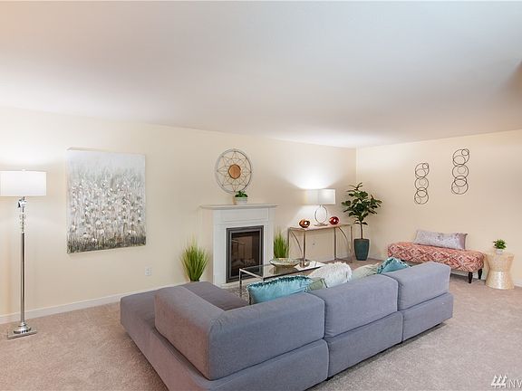4th image of 701 122nd Ave NE APT 402
