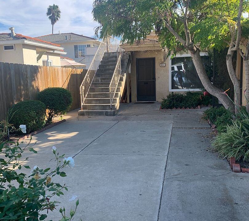 1st image of 819 Emerald St
