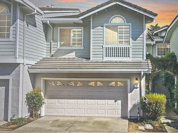 24 Copperfield Ln