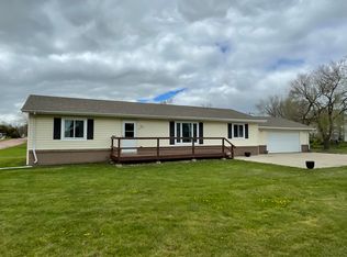 109 7th St NE, Wessington Springs, SD 57382