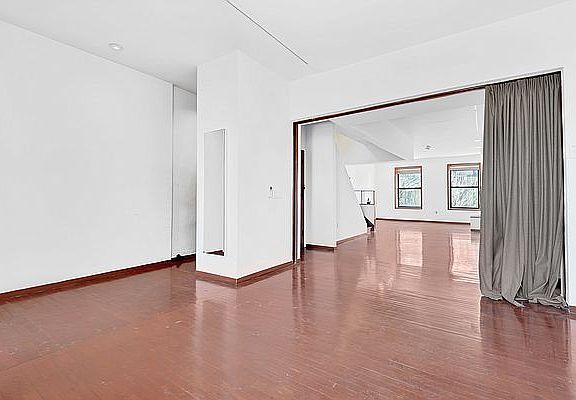 2nd image of 259 W 137th St #2