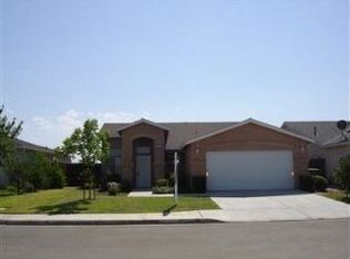 2049 Coventry Ave, Clovis, CA 93611