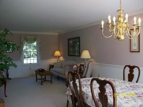 4th image of 2338 N Maple Ave