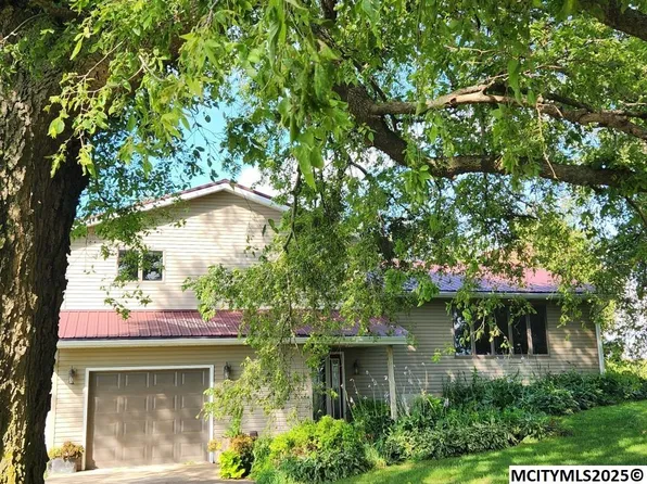 12972 120th St, Sheffield, IA 50475