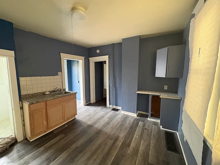 255 Ontario St #1 — Photo 7