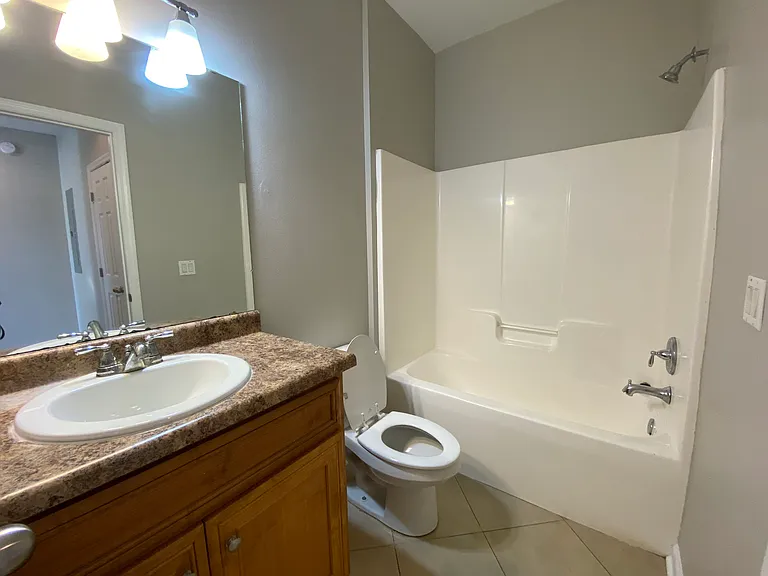 803 W Georgia St #1 — Photo 17