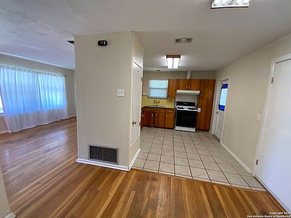 5th image of 2519 W MULBERRY AVE