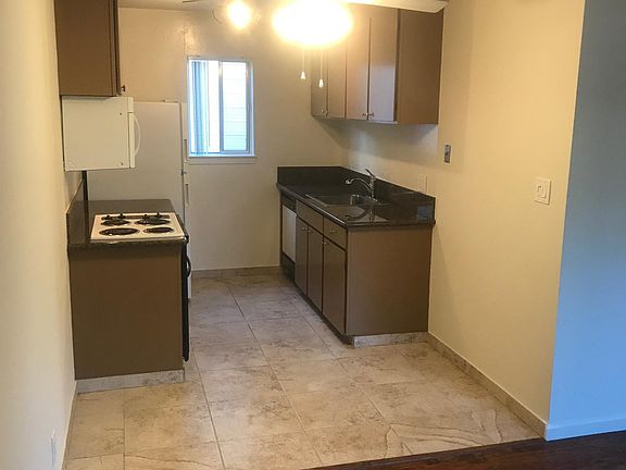 3rd image of 2617 G St APT 7