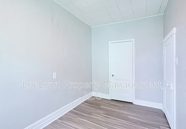 14210 Temple St — Photo 25