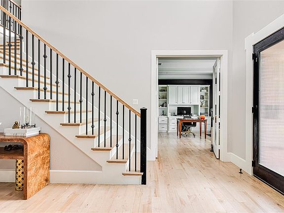 4th image of 6856 Southridge Dr