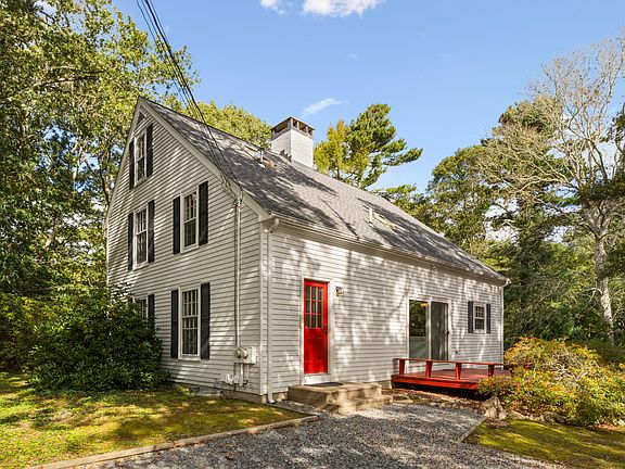 3rd image of 204 Woods Hole Road
