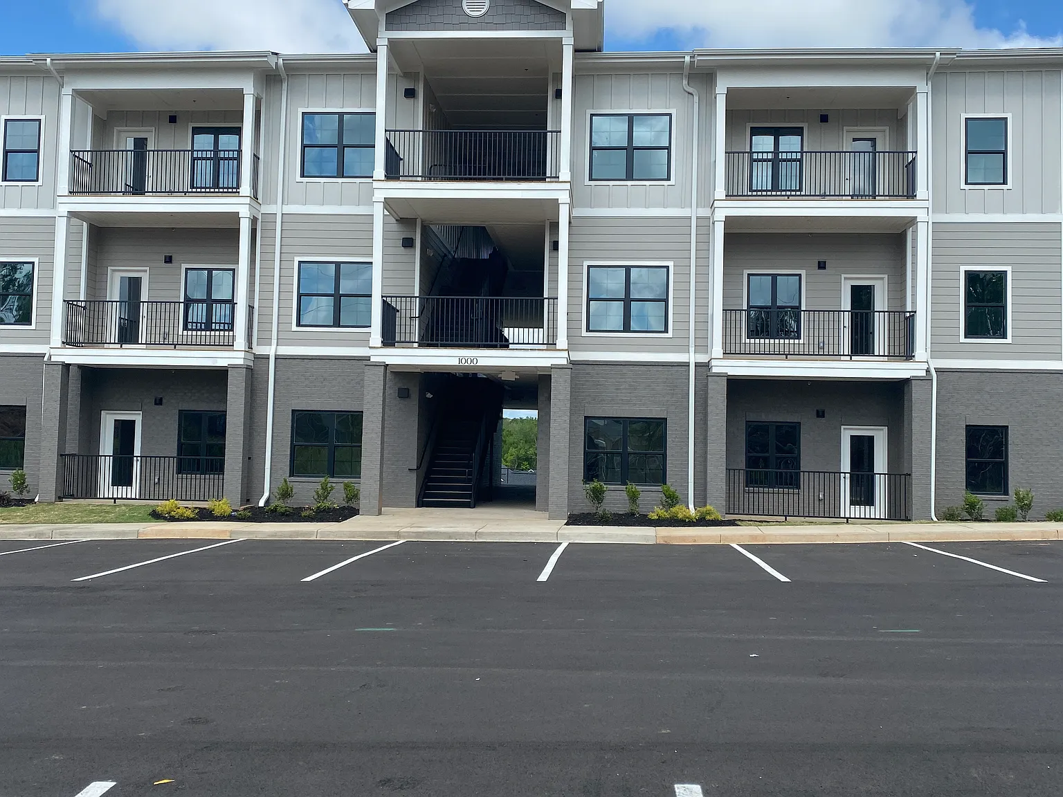 2 bed, $1,500 — Photo 2