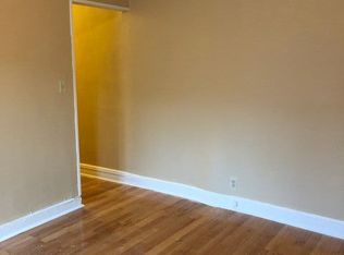 2570 41st St APT 2G, Astoria, NY 11103