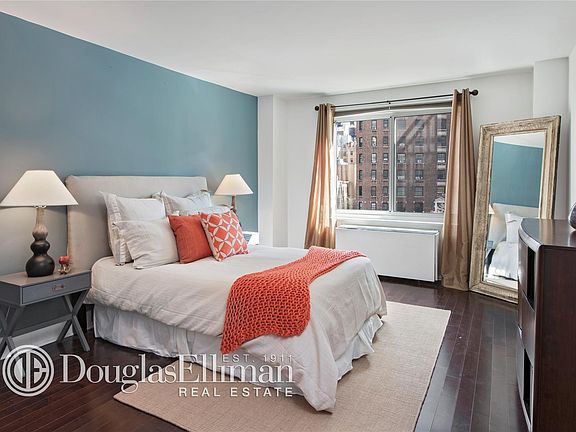 3rd image of 201 W 70th St APT 6F