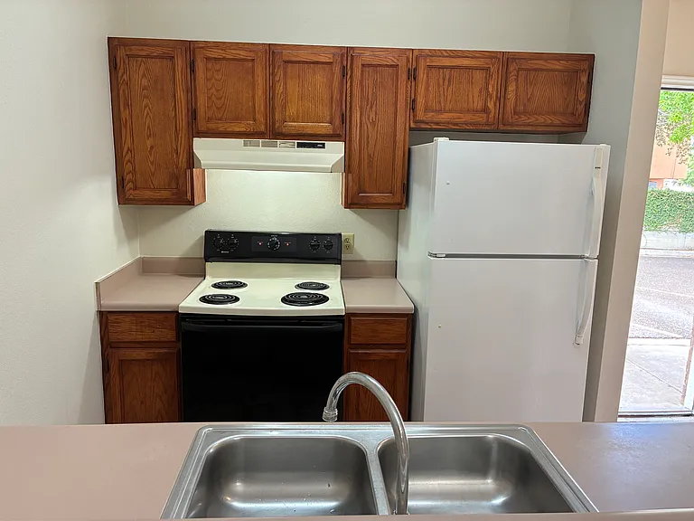 511 Shiloh Dr #14 — Photo 8