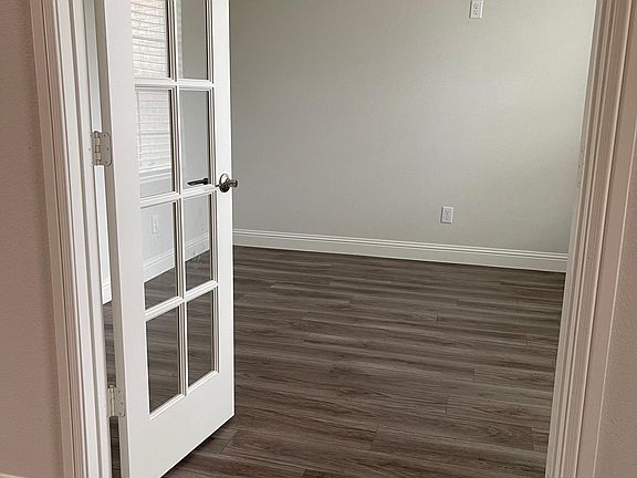 5th image of 2207 Poppy Valley Ln
