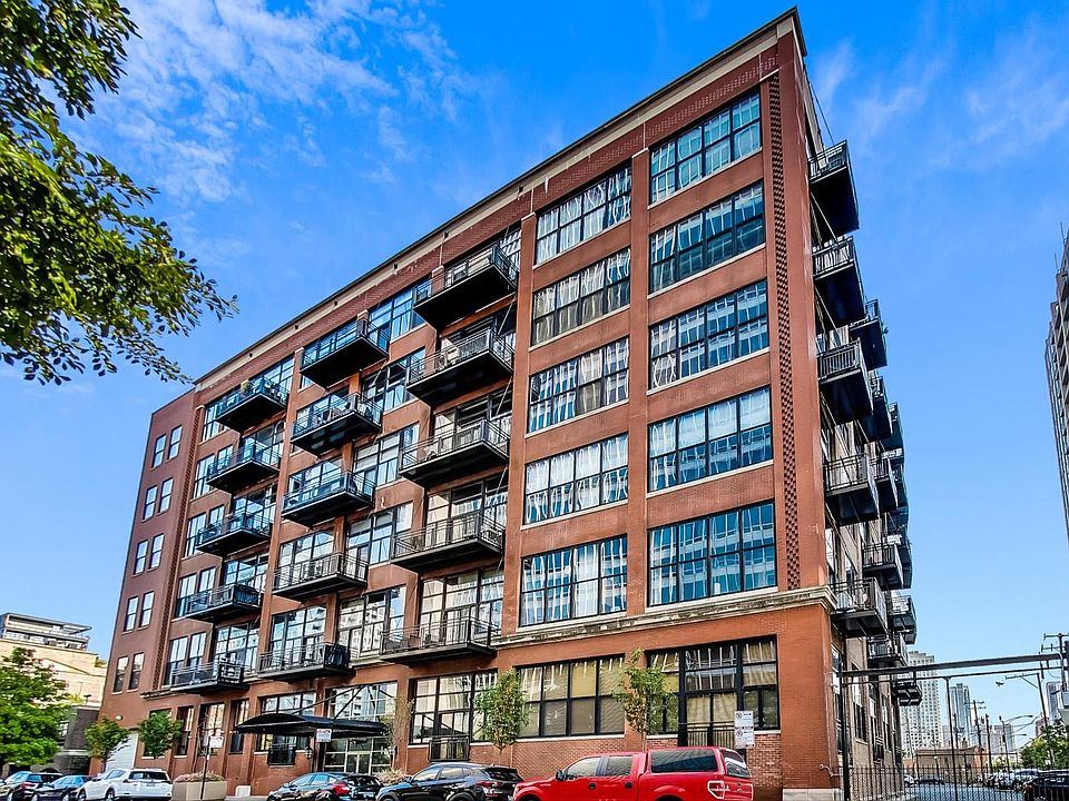 1st image of 525 W Superior St APT 532