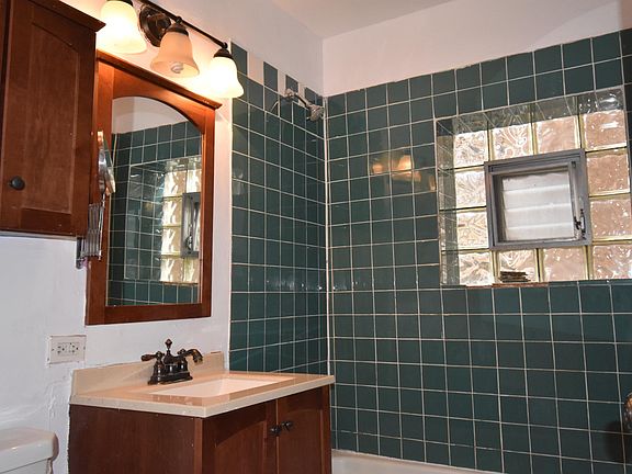 3rd image of 4607 N Monticello Ave APT 1