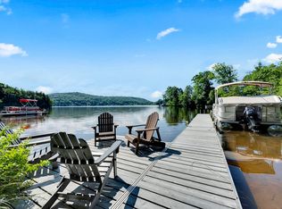 2 Lakeshore Dr, Holland, MA 01521