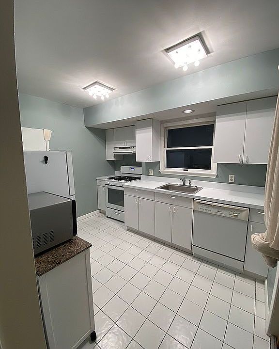 1st image of 133 Center St #D4