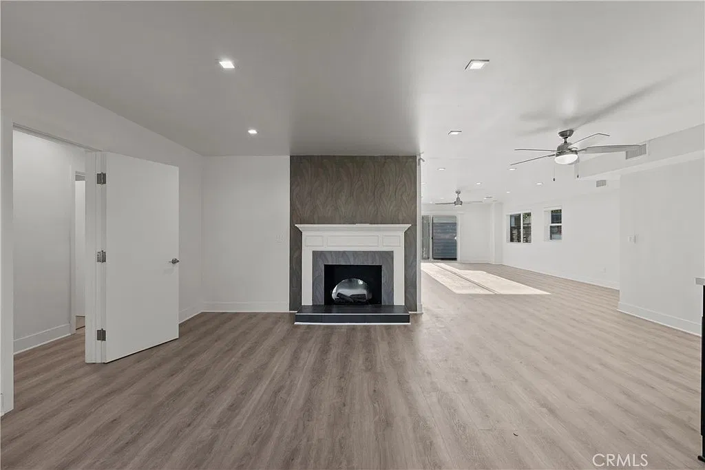 3 bed, 2.5 bath, 1998 sqft, $5,249 — Photo 3