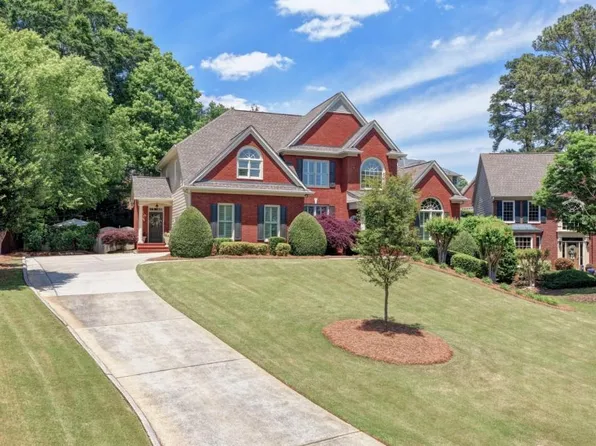 1345 Chattahoochee Run Dr, Suwanee, GA 30024