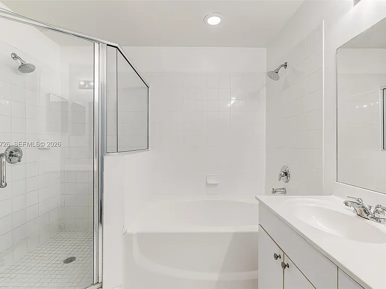 8900 NE 8th Ave #1107 — Photo 24