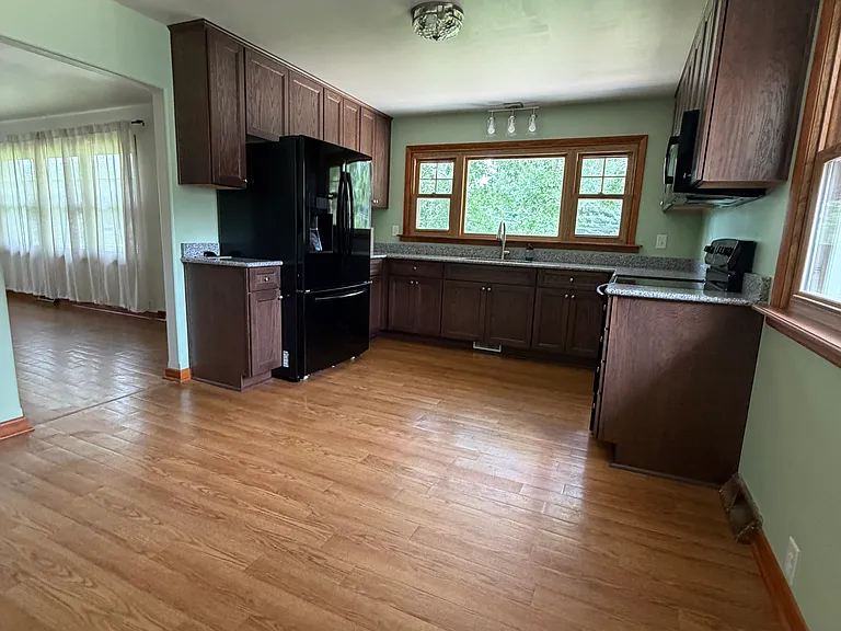 5069 E Wabash Ave — Photo 5