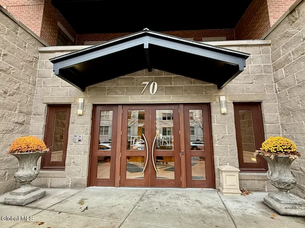 70 Railroad Place #411, Saratoga Springs, NY 12866