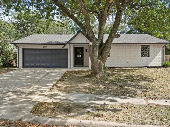 1665 S Poplar Ave, Broken Arrow, OK 74012