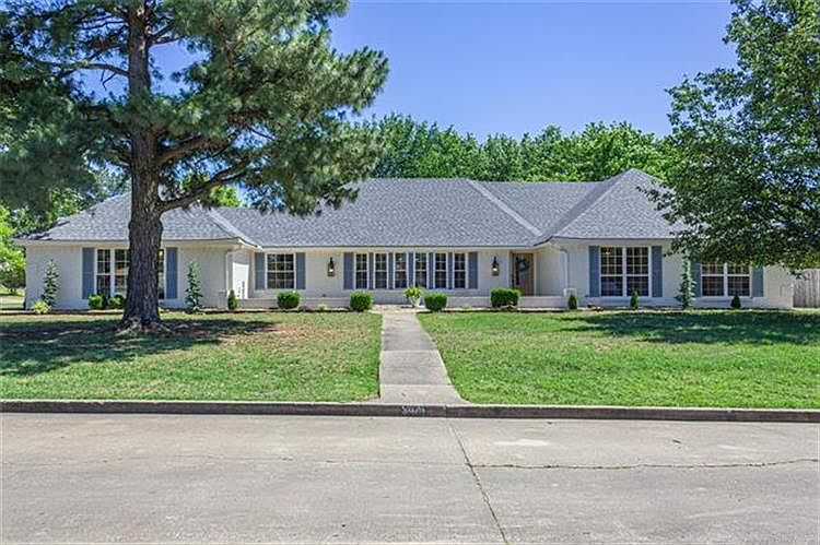 1st image of 304 Saunier Way