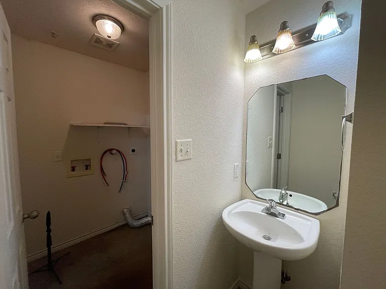 4006 Cambridge Dr — Photo 11