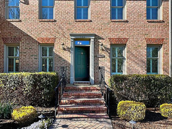 3rd image of 106 Mason Ct