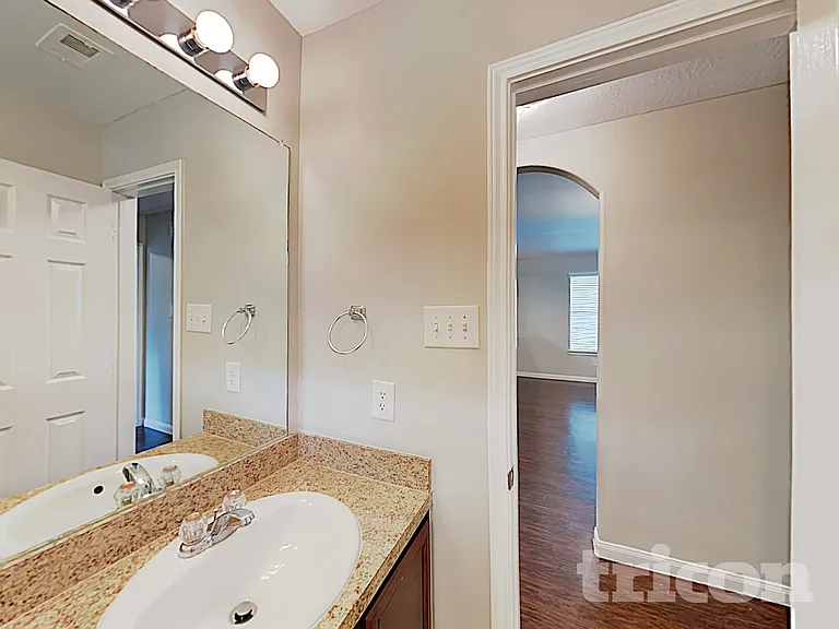 21427 Wilona Way — Photo 10