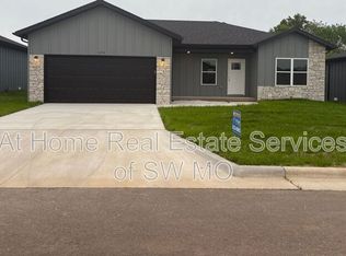 1374 S Shayla Ave, Springfield, MO 65802