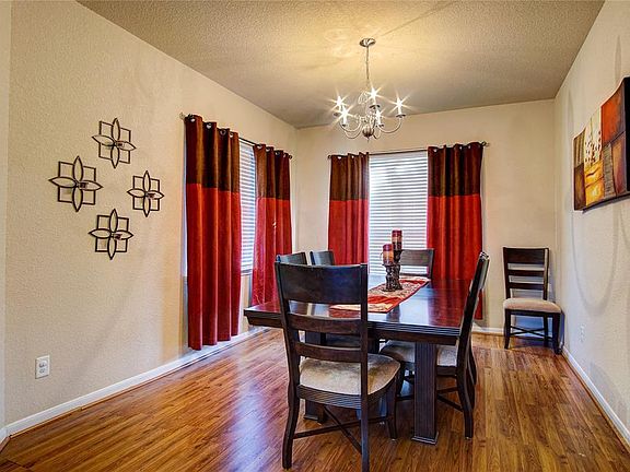 4th image of 1027 Imperial Lake Dr